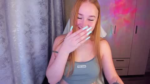 Snapshot of kitten_sun chatting on January 26, 2:24 am kitten_sun online show from January 26, 2:24 am