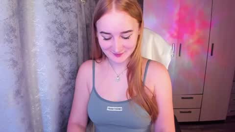 Snapshot of kitten_sun chatting on February 8, 1:54 am kitten_sun online show from February 8, 1:54 am