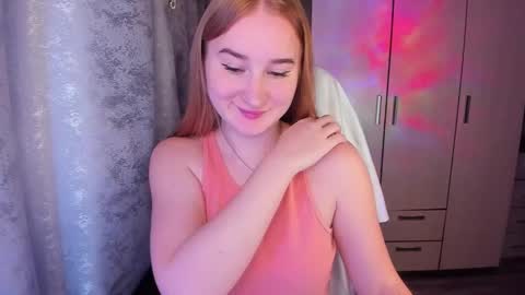 Snapshot of kitten_sun chatting on February 10, 1:57 am kitten_sun online show from February 10, 1:57 am