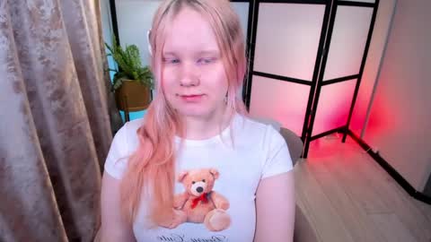 kittenxoann online show from April 18, 7:58 pm