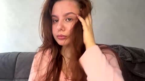 Ellaiza online show from April 5, 8:33 am