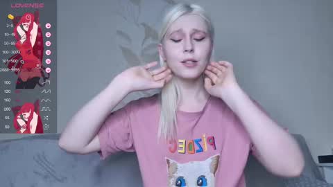 Evelyn online show from March 7, 1:29 pm