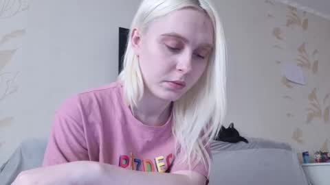 Evelyn online show from March 11, 9:45 am