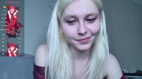 Evelyn online show from March 8, 2:19 pm