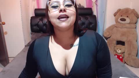 Snapshot of kitty_eyes chatting on September 18, 10:47 pm kitty online show from September 18, 10:47 pm