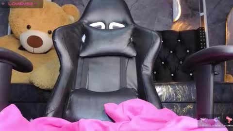 kitty_fox_b online show from February 26, 3:26 pm