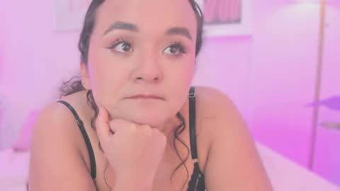kitty_lulu_ online show from May 25, 4:51 am