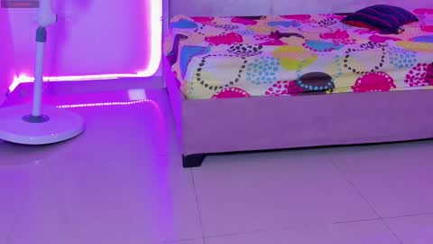 kitty_violet11 online show from February 17, 6:40 pm