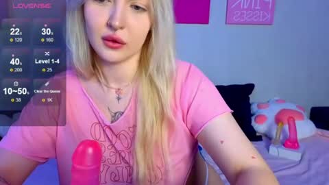 kittykendall online show from June 28, 6:26 pm