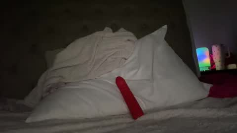 mia online show from September 17, 5:22 am