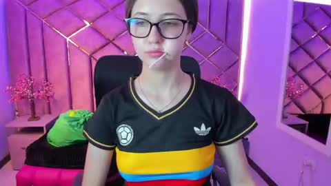 Sarah online show from June 23, 3:29 pm