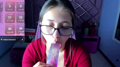 Sarah online show from April 28, 3:38 pm
