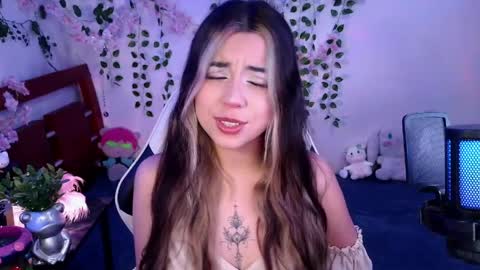 Kittyuwu  online show from April 1, 2:56 am