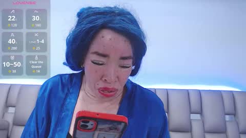 kittywhiteass online show from January 16, 7:17 am