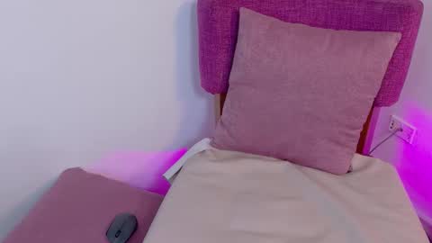 Kitty Hill online show from February 12, 4:27 am