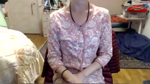 KiuminBerry online show from October 11, 3:59 pm