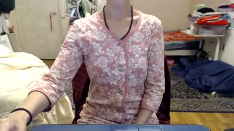 KiuminBerry online show from October 16, 9:20 am