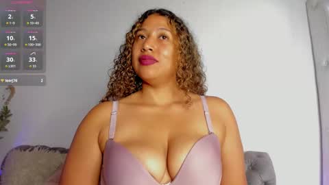 Lili online show from November 19, 8:40 pm