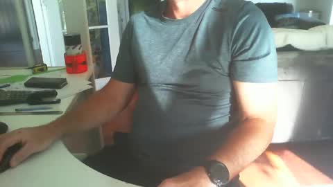 Kiwilad1973 online show from February 2, 7:46 pm