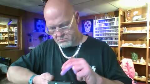 MrKleeen online show from February 28, 7:56 am