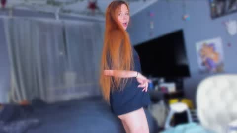 Klementinafanslyklementina6661 online show from May 13, 9:13 pm