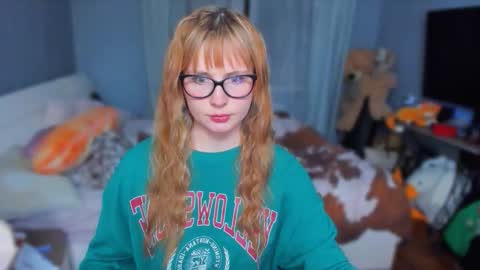 Snapshot of klementinagirl chatting on October 26, 9:03 pm Klementinafanslyklementina6661 online show from October 26, 9:03 pm