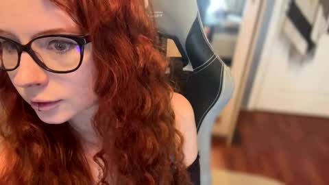 Snapshot of klementinagirl chatting on February 1, 8:37 pm Klementinafanslyklementina6661 online show from February 1, 8:37 pm