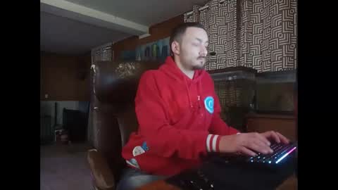 LOUiViLAN online show from December 12, 10:02 am