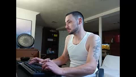 LOUiViLAN online show from January 2, 6:40 am