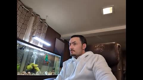 LOUiViLAN online show from December 2, 7:19 am