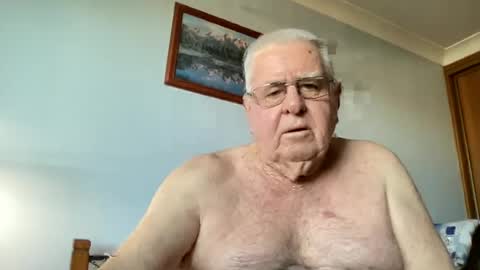 Aussiedude online show from June 22, 5:37 am