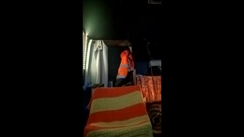 knock2wice1975 online show from December 17, 4:41 am