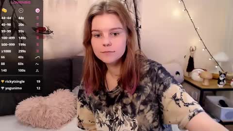 Snapshot of komorebbi chatting on January 12, 1:21 am Marta online show from January 12, 1:21 am