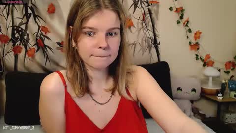 Snapshot of komorebbi chatting on December 2, 9:45 pm Marta online show from December 2, 9:45 pm