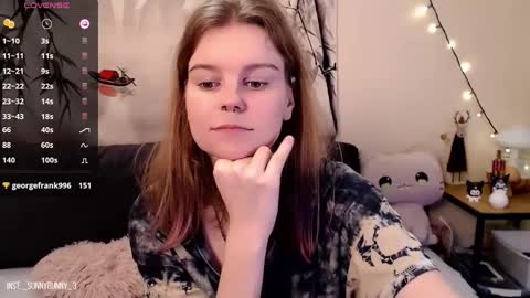 Snapshot of komorebbi chatting on January 28, 12:57 am Marta online show from January 28, 12:57 am