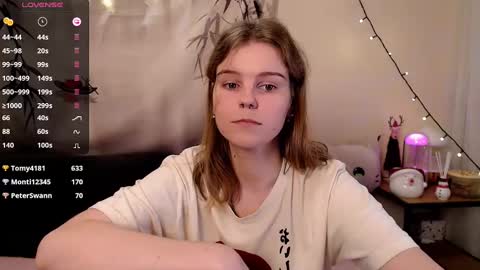 Snapshot of komorebbi chatting on December 28, 1:18 am Marta online show from December 28, 1:18 am