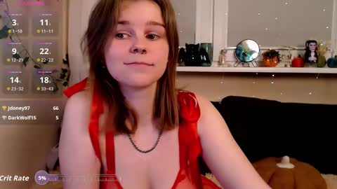 Snapshot of komorebbi chatting on October 31, 11:27 pm Marta online show from October 31, 11:27 pm