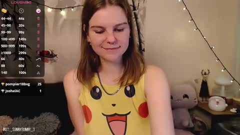 Snapshot of komorebbi chatting on December 23, 10:23 pm Marta online show from December 23, 10:23 pm