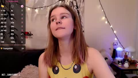 Snapshot of komorebbi chatting on January 26, 10:02 pm Marta online show from January 26, 10:02 pm