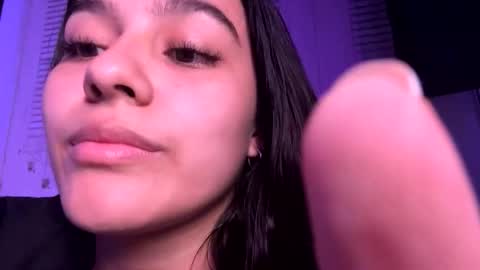 konnie_adan online show from December 19, 5:14 am