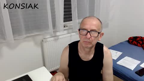 Komsiak online show from October 13, 6:54 pm