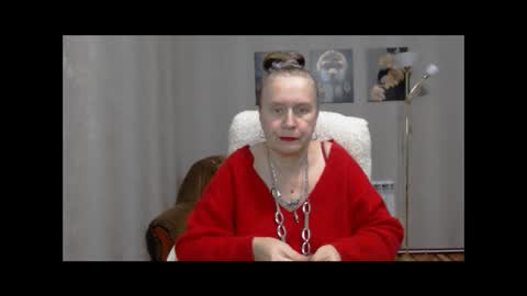 Snapshot of koroleva70 chatting on February 6, 8:34 pm VIKA online show from February 6, 8:34 pm
