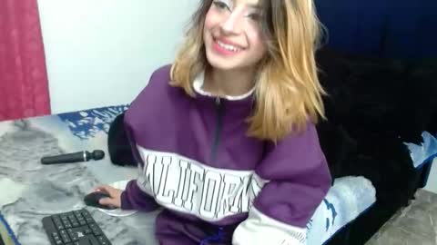 kratos_and_afrodita online show from December 16, 9:32 pm