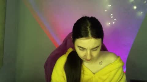 Kris online show from March 7, 1:22 pm