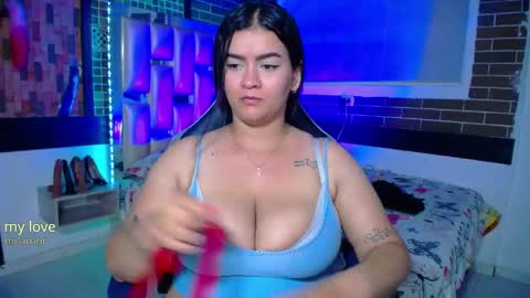 kriss_sweetboobs online show from April 18, 7:58 pm