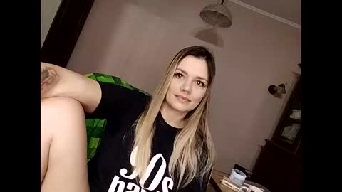 Snapshot of krisssexi chatting on January 27, 1:09 pm KrissSexi online show from January 27, 1:09 pm