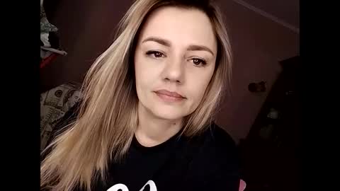 Snapshot of krisssexi chatting on March 6, 5:24 am KrissSexi online show from March 6, 5:24 am