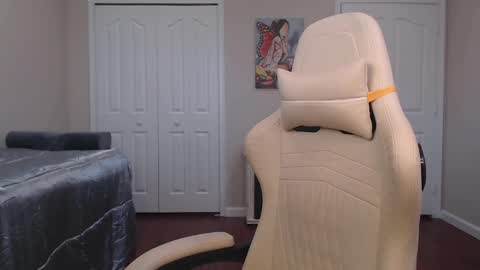 Krissy online show from February 14, 2:02 pm