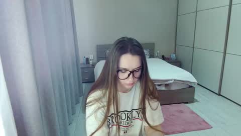 twitter    Annemarye 23 online show from March 7, 9:09 am