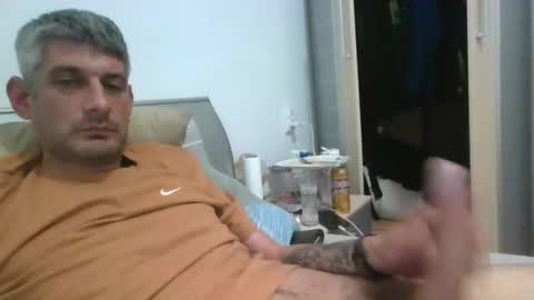 kristijan971161 online show from May 18, 6:14 pm